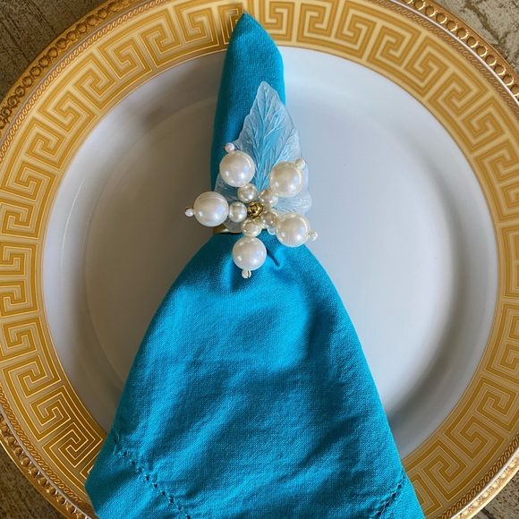 Set of 8 handmade beaded floral design napkin rings napkin holders - Picture 5 of 6